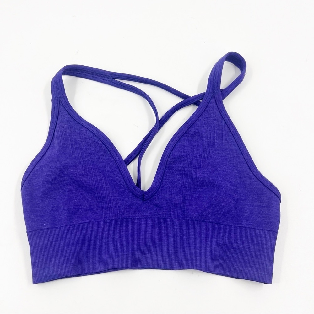 ✅ Lululemon Seamlessly Plunge Bra Size 2‎ Bruised Berry